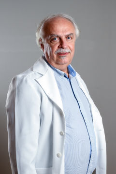 Dr. Tari Róbert 